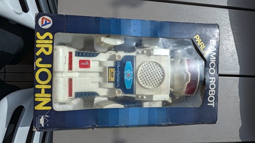 Sir john amico robot parlante - john,
